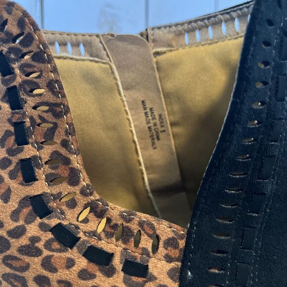 Corkys Boutique Women's Split Black/ Leopard Print Ankle Bootie Block Heel Sz 9 - Picture 6 of 10